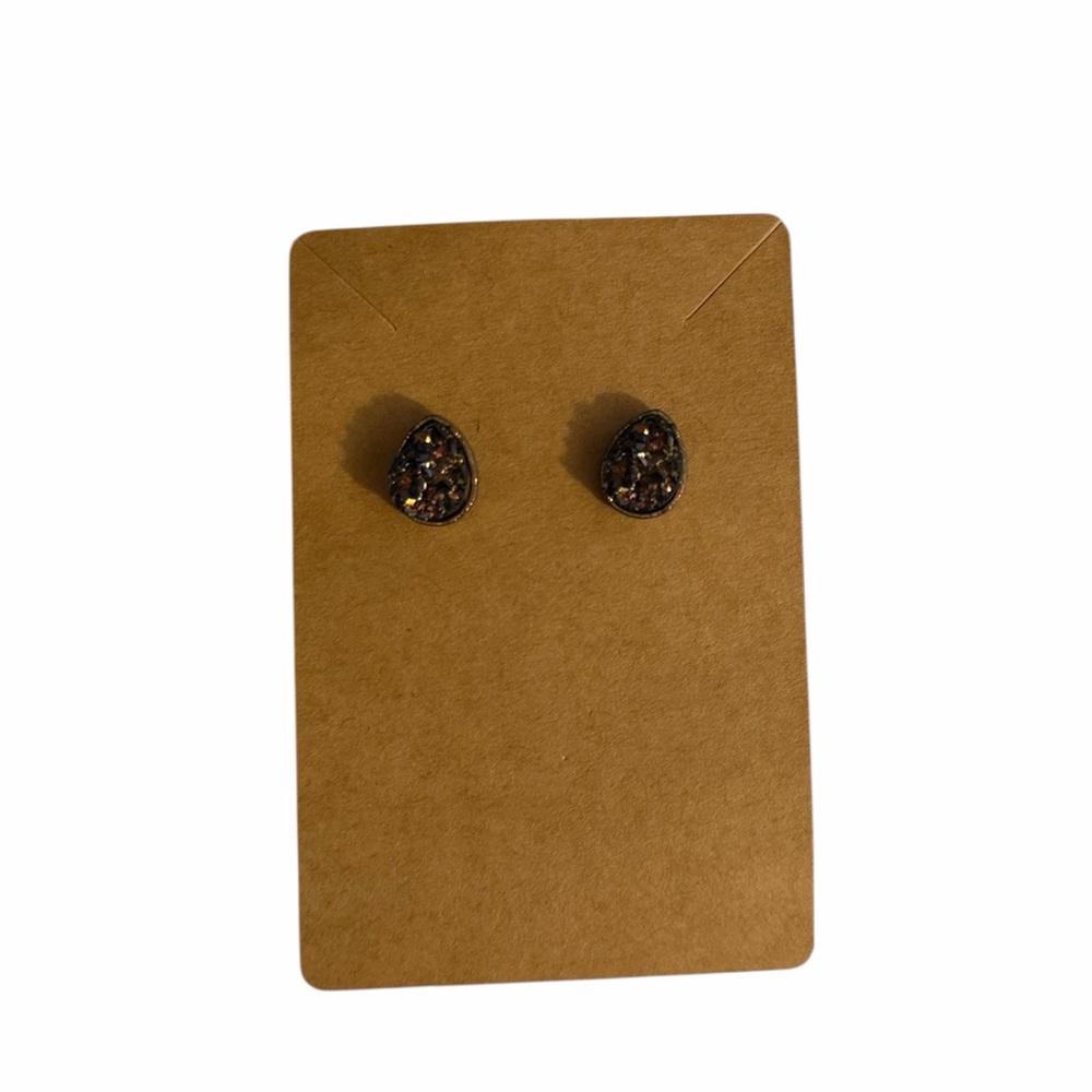 Teardrop Druzy Stud Earrings in Grey/Black